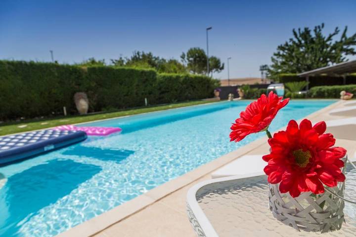 Location de vacances pour 6 personnes, avec piscine ainsi que vue et jardin à Matera - 3