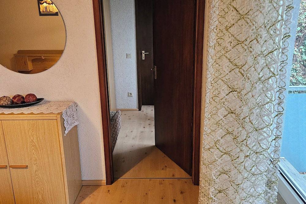 Ganze Wohnung, Ferienwohung Anton in Fischbach b. Dahn, am Waldrand gelegen mit Balkon in Fischbach bei Dahn, Landkreis Südwestpfalz