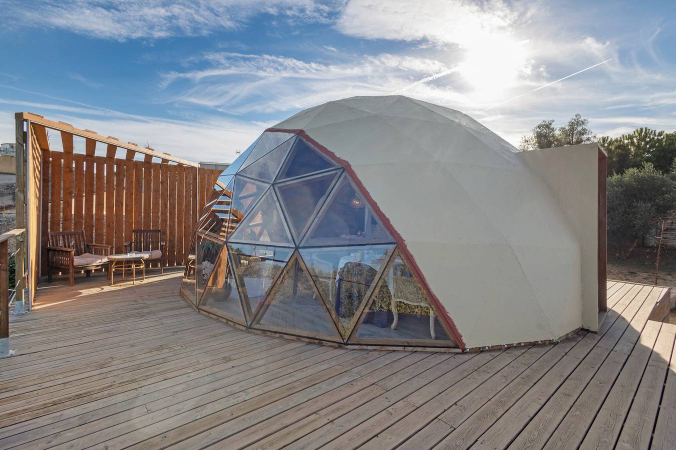 Apartamento entero, Apartamento 'Suite Golden Bubble' con vistas a la montaña, Wi-Fi y aire acondicionado in Canyelles (Barcelona), Garraf