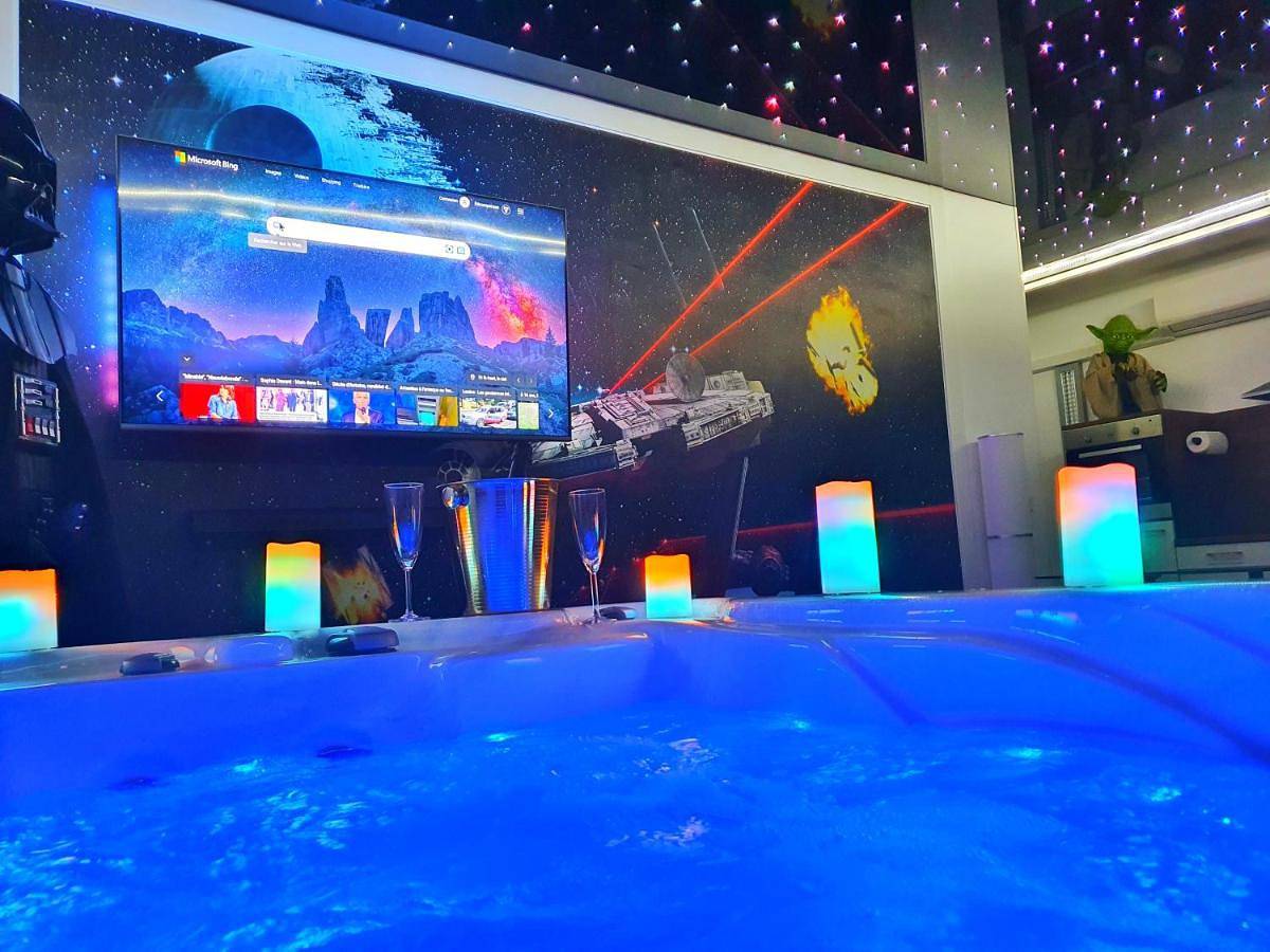 Appartement entier, Galaxy Spa-4 Pers-Jacuzzi-Insolite-Parking-Jardin-Clim-Colmar in Holtzwihr, Région de Colmar