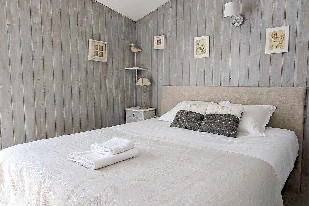 Encantadora piscina privada y climatizada en el corazón de San Martín de in Saint-Martin-de-Ré, Isla de Ré