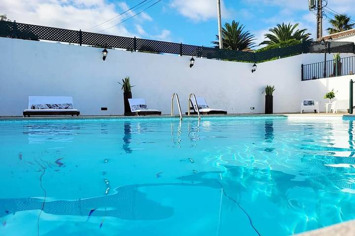 Ferienhaus für 6 Personen, mit Balkon und Whirlpool sowie Pool - 1