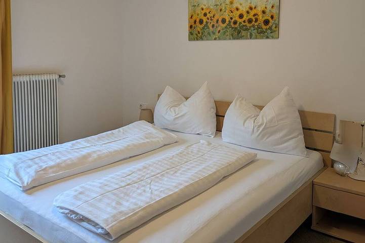 Hütte für 4 Personen, mit Garten und Balkon am Attersee