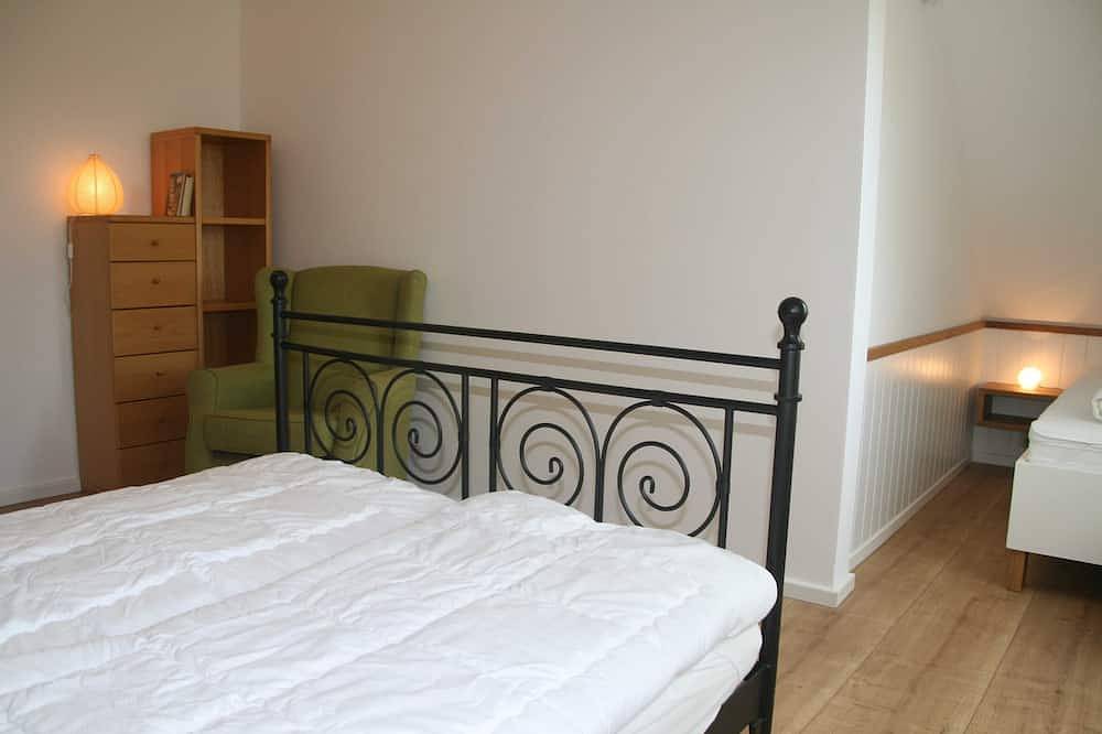 Ganze Wohnung, Xl 2+3) Ferienwohnung 7-Raum, max. 12 Personen, 200m² - Landhaus Alte Schule in Alt Bukow, Neubukow-Salzhaff