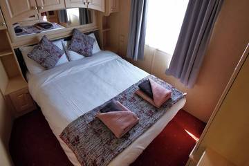 Lodge for 8 People in Poole, Poole Harbour, Photo 4