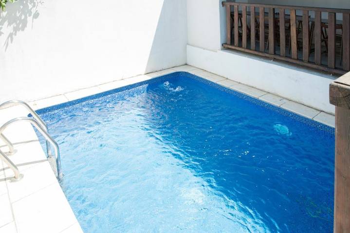 Location de vacances pour 12 personnes, avec vue ainsi que jardin et piscine à Cascastel-des-Corbières - 4
