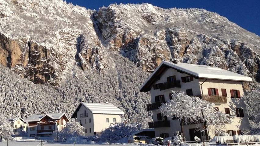 Gîte pour 4 personnes, avec vue et jardin à Fai della Paganella