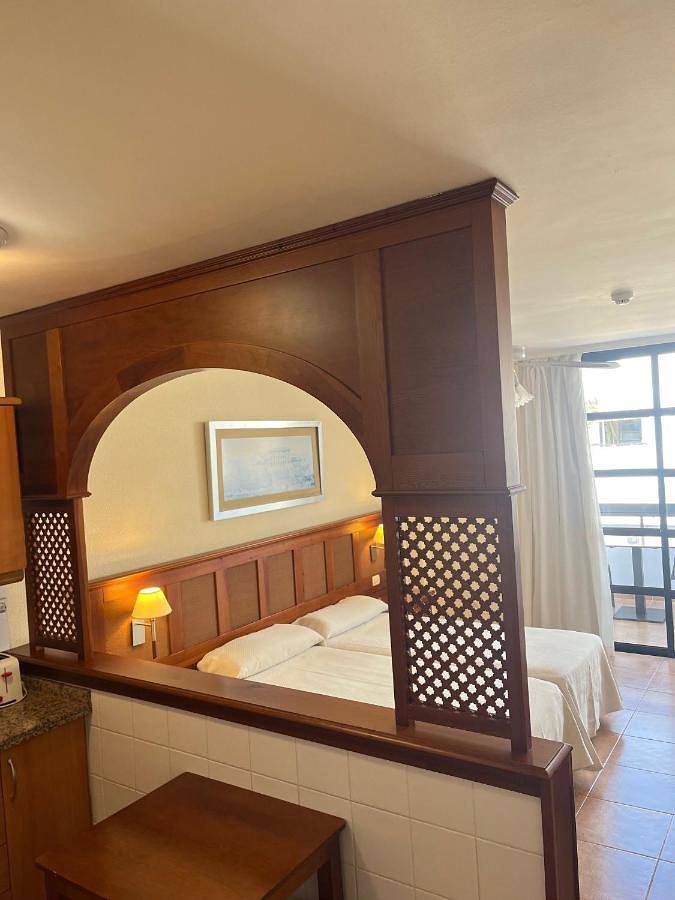 Apartamentos Colón2 in Playa de las Américas, Arona