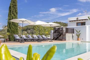 Villa in Santa Eulària des Riu, East Ibiza für 24 