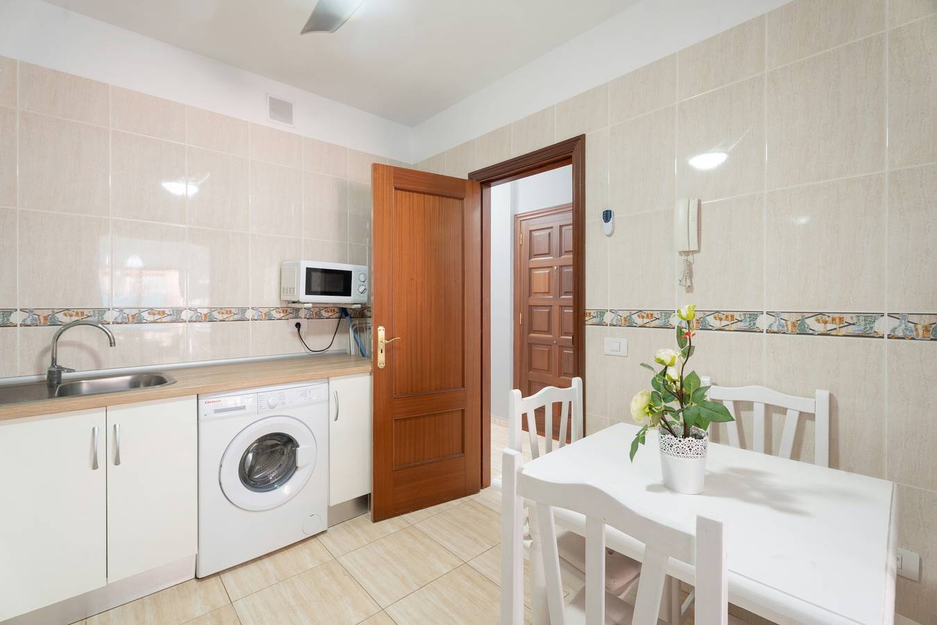 Casa Nana – Confort y Vida Local a Pasos del Mar en Playa de Santiago in La Trinchera, La Gomera