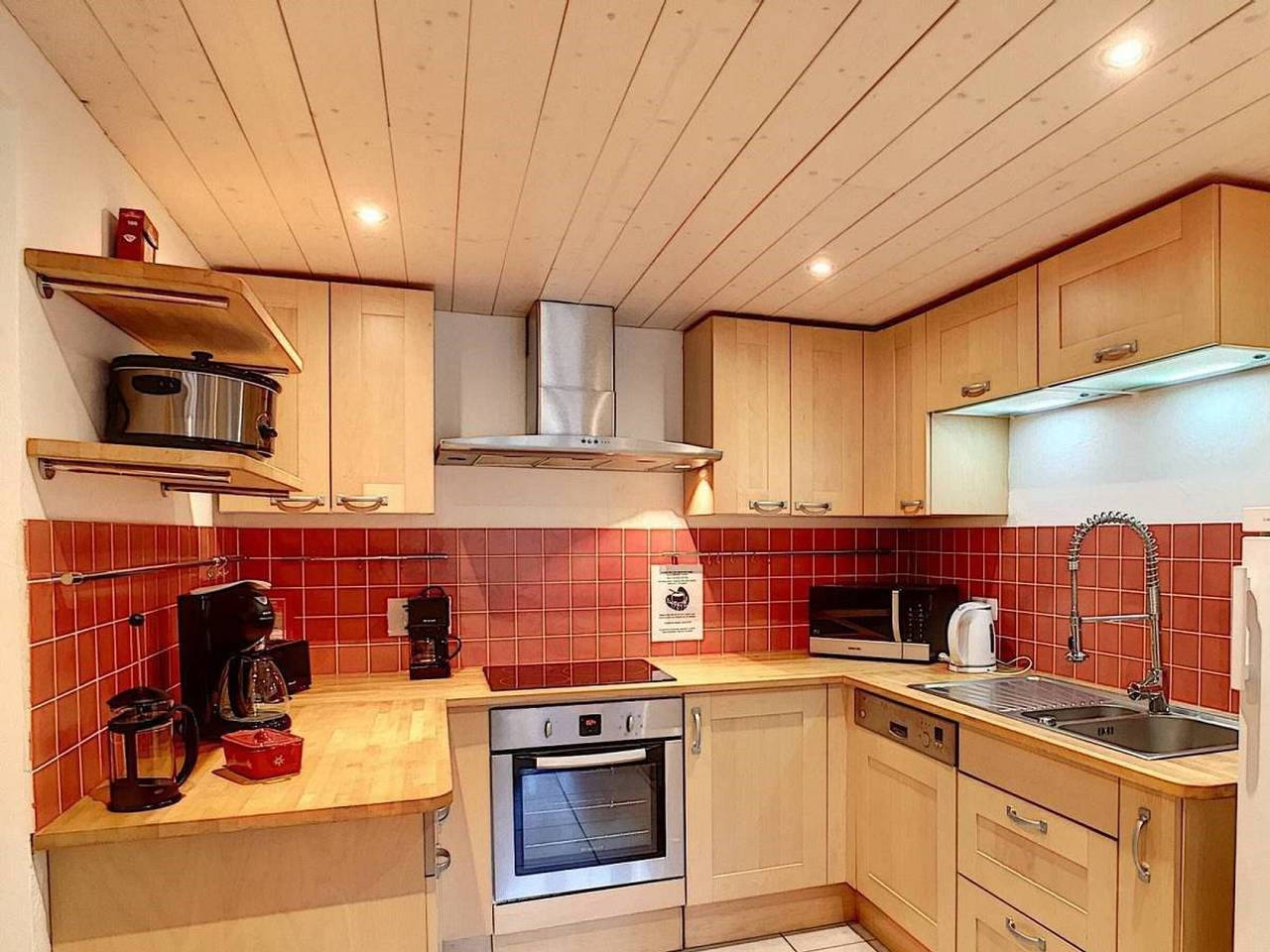 Appartement entier, Ferme rénovée 4 ch, 3 sdb, Parking, Wifi, proche pistes et commerces in Les Carroz, Arâches-la-Frasse