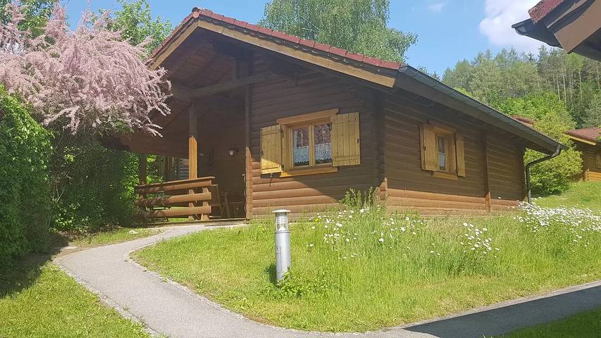 Ferienhaus für 4 Personen, mit Sauna und Garten sowie Terrasse, mit Haustier in Stamsried