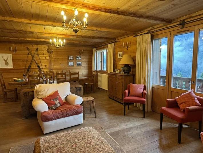 Gîte pour 14 personnes, avec Balcon ainsi que Jardin et Piscine à Essert-Romand - 4
