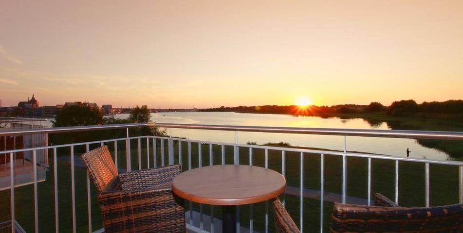 Hotel für 4 Personen, mit Terrasse und Ausblick in Hanse Sail