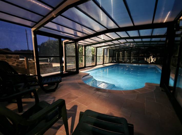 Gîte pour 15 personnes, avec terrasse ainsi que jardin et piscine, animaux acceptés dans Mayenne - 4