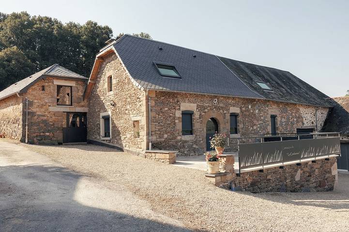 Location de vacances pour 10 personnes, avec jardin à Sainte-Féréole