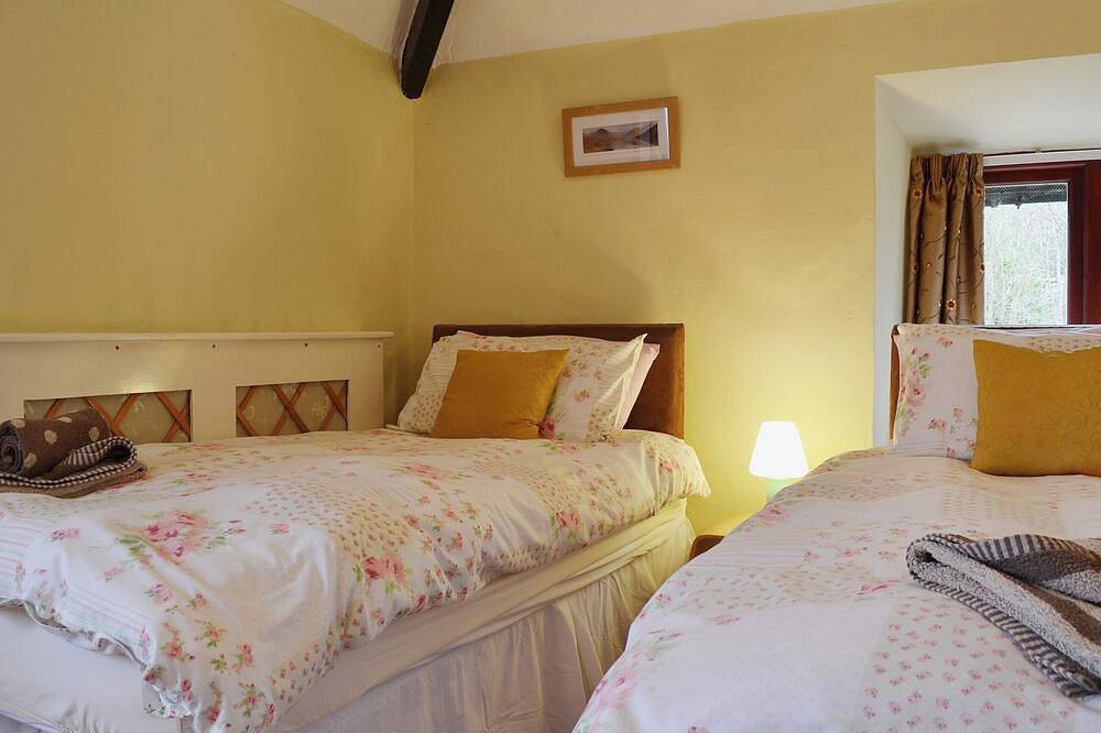 4 bedroom accommodation in Windermere in Bowness-on-Windermere, Lake District