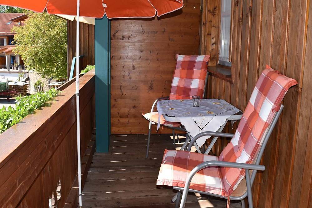 Ganze Wohnung, Nr. 4 Ferienwohnung, 42 qm Obergeschoss, 1 separates Schlafzimmer in Kurf, Bad Endorf