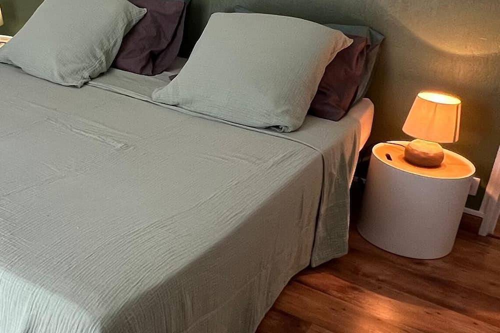 Entire apartment, Delightful 2-bedroom apartment with Wifi in charming Épinal and Private car park in Épinal, Épinal region