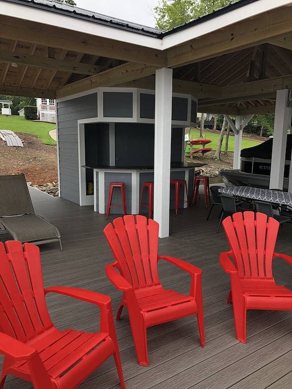 Vacation rental for 6 people, with hot tub and balcony in Lake Gaston