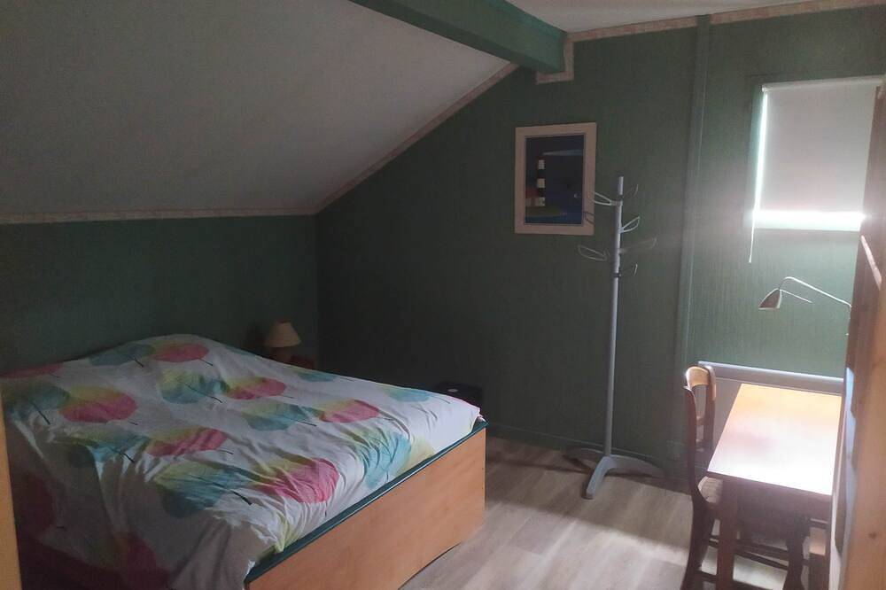 Summer and winter vacation home rentals in Saint-Vincent-de-Mercuze, Isère