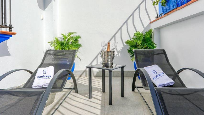 Casa rural para 9 personas, con balcón/terraza y piscina en Montecorto - 2