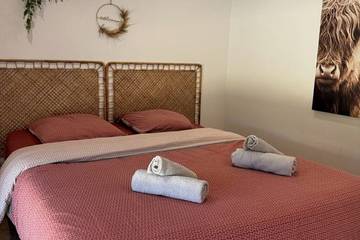 Gîte pour 4 personnes, avec jardin dans Base Nature François Léotard