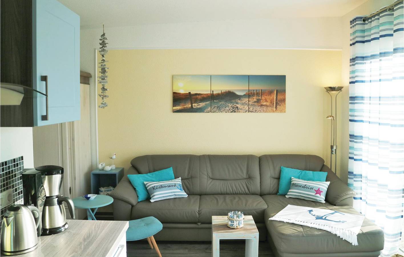 Ganze Ferienwohnung, Sonnige Wohnung mit Terrasse und Parkplatz, 1,5 km vom Strand der Müritzer Wiesen entfernt in Gelbensande, Rostock und Umgebung