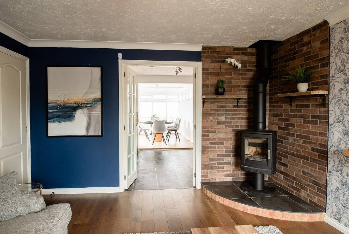 Charming 3-Bedroom House with Jacuzzi in Stewartby in Bedford