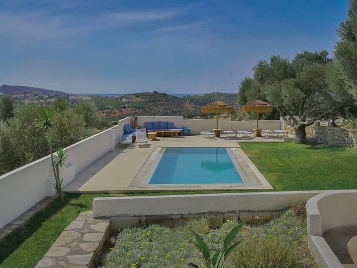 Ferienhaus für 8 Personen, mit Garten und Pool in Pitsidia