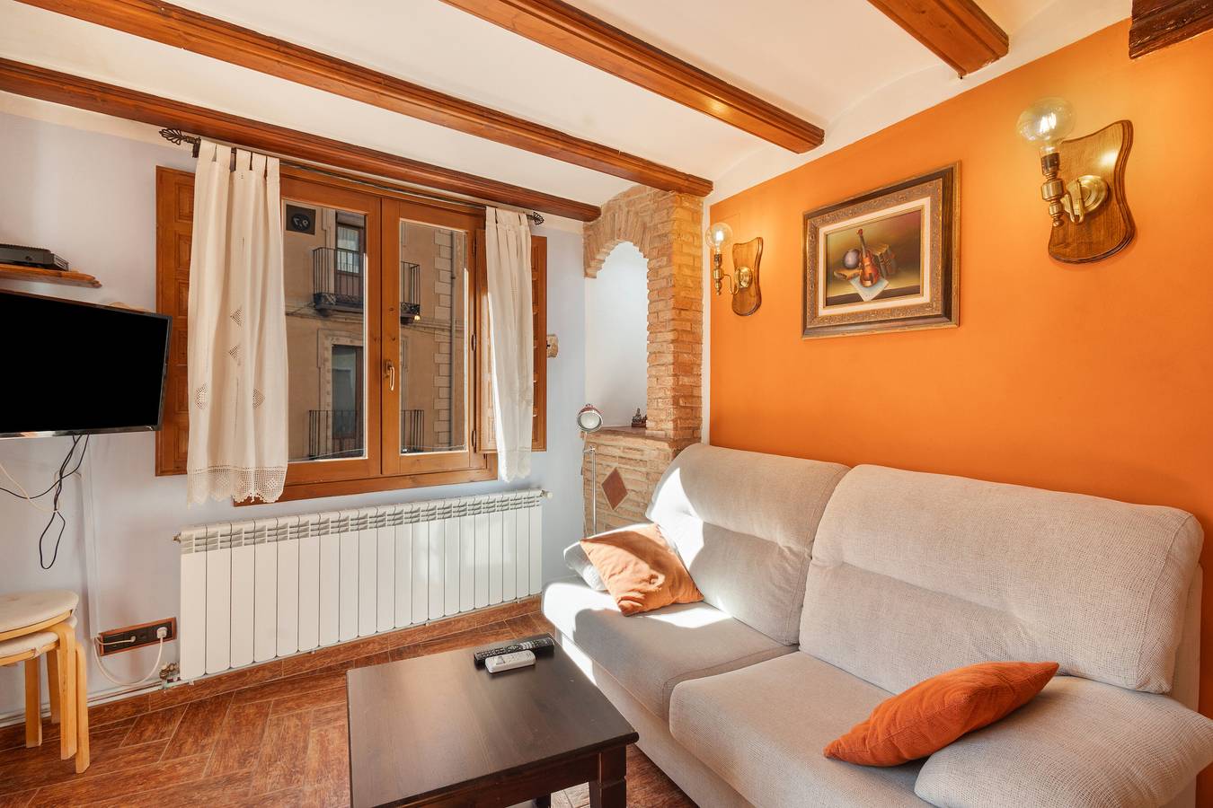 Apartamento entero, Apartamento 'Zayda' con balcón, Wi-Fi y aire acondicionado in Daroca, Provincia de Zaragoza