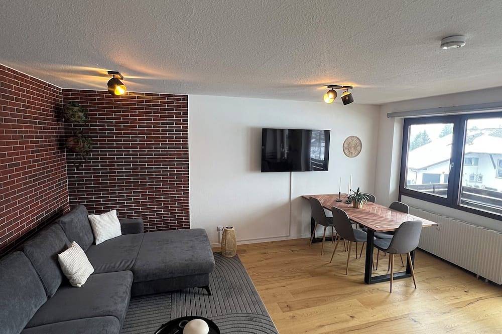 Ganze Wohnung, Gemütliche Ferienwohnung Zugspitzblick in Oberau in Oberau, Bayerische Alpen