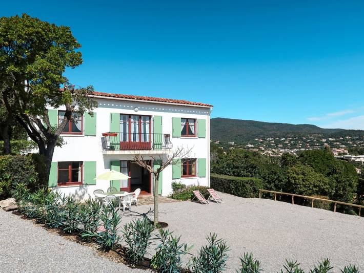 Location de vacances pour 6 personnes, avec Balcon et Jardin à Cavalaire-sur-Mer