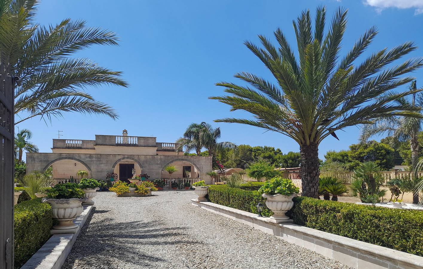 Appartamento intero, Accogliente appartamento con giardino, parcheggio e aria condizionata - 2 km dalla spiaggia in Torricella, Golfo di Taranto