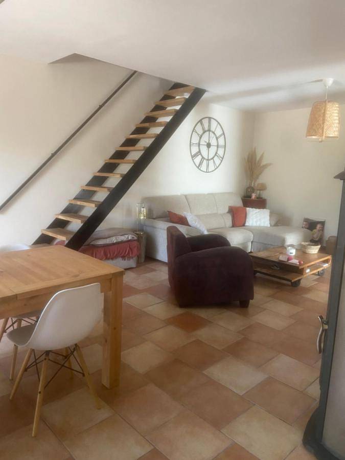 Location de vacances pour 6 personnes, avec terrasse et piscine à La Motte-d'Aigues - 2