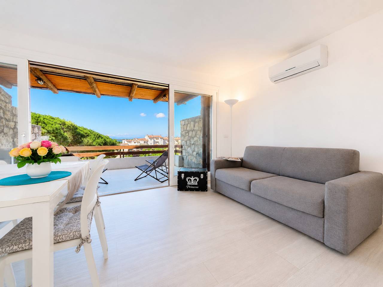 Ganze Wohnung, Ferienwohnung für 4 Personen mit Pool in Baja Sardinia, Arzachena