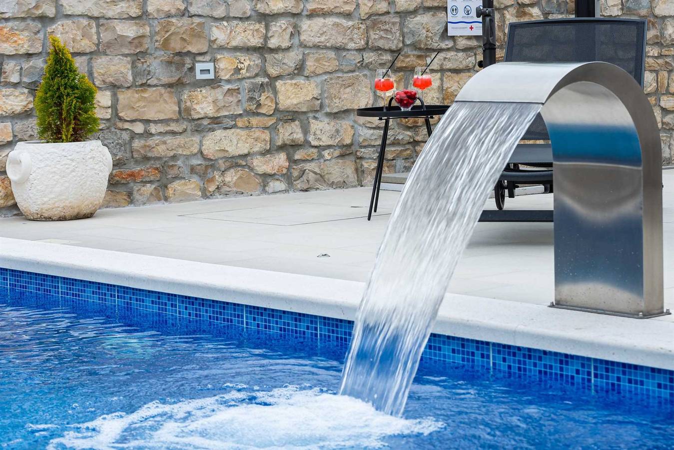 Villa Didovi snovi with pool in Lišane Ostrovičke, Zadar