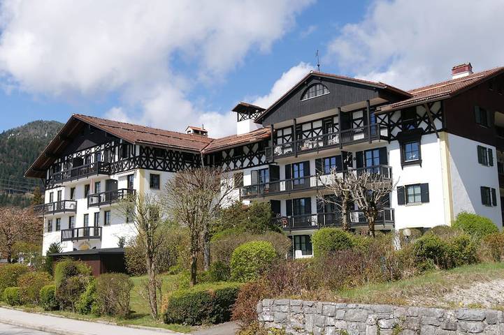 Ferienwohnung für 4 Personen, mit Garten und Sauna sowie Terrasse und Pool am Walchensee