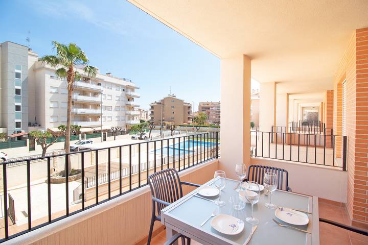 Appartamento per 4 persone, con giardino e terrazza, adatto a famiglie con bambini in Canet d'En Berenguer