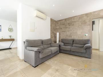 Villa in Playa de Alcúdia, Muro für 8 