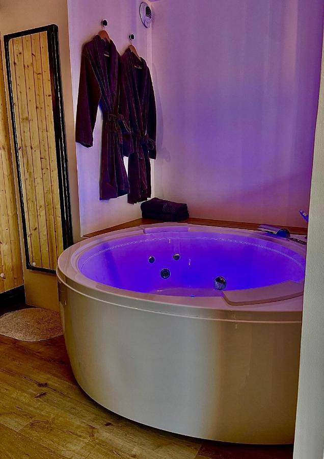 Ganze Wohnung, One-Bedroom Apartment in Angers, Angers und Umgebung