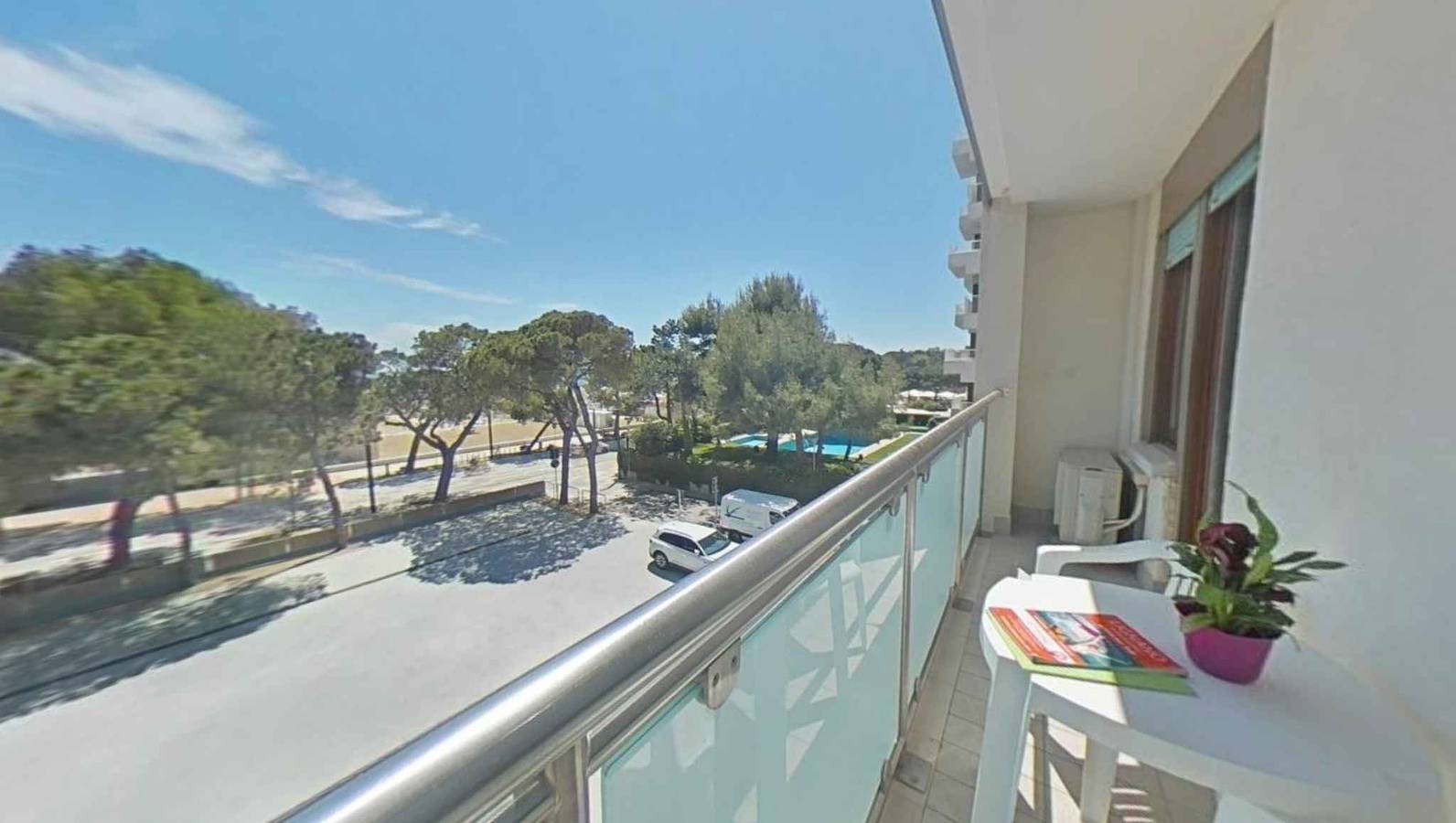 Entire holiday apartment, Holiday apartment mit Terrasse und Meerblick  in Lignano Sabbiadoro, Udine Province