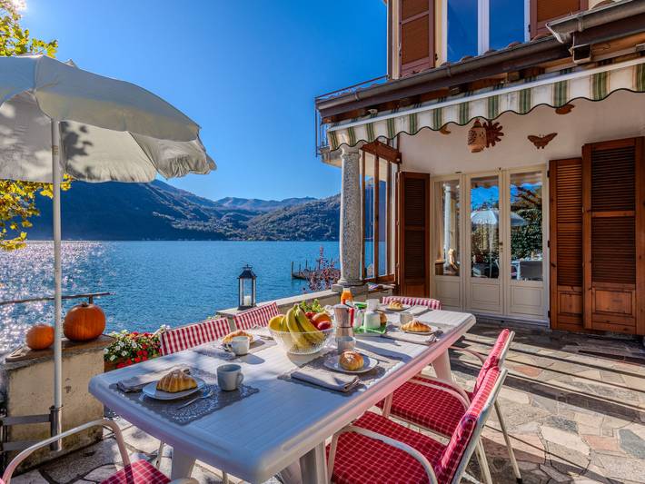 Ferienhaus für 8 Personen, mit Balkon und Terrasse sowie Garten und Seeblick am Luganersee - 2
