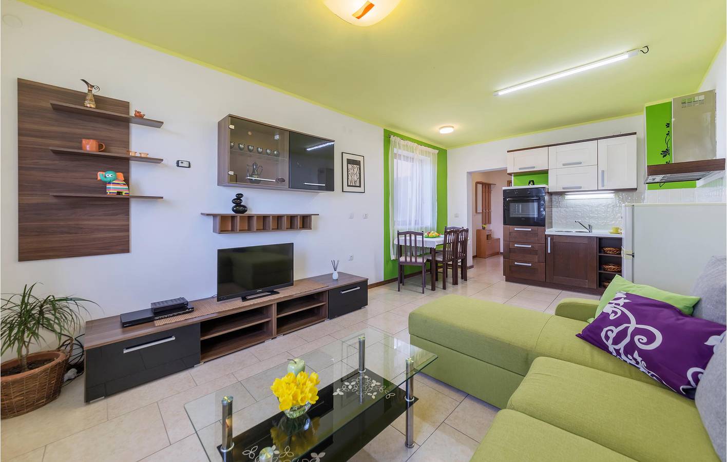 Apartamento vacacional entero, Encantador apartamento con terraza, wifi y aparcamiento a 2,5 km de la playa in Ripenda, Costa Este de Istria