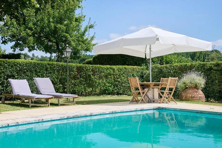 Gîte pour 4 personnes, avec jardin ainsi que vue et piscine dans Ourém