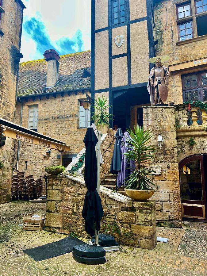 Appartement entier, One-Bedroom Apartment in Sarlat-la-Canéda, Périgord Noir