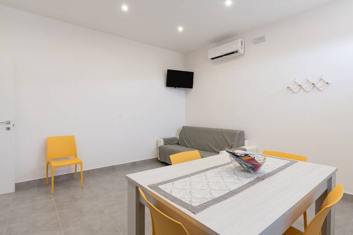 Entire apartment, Apartment 'Appartamento Primo Piano 4' with Shared Terrace, Wi-Fi and Air Conditioning in Custonaci, Trapani Province