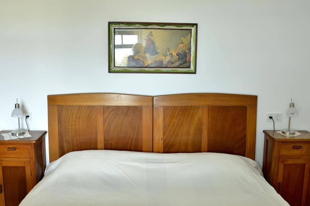 Ganze Wohnung, Insel Cres, Stivan, liebevoll restaur. Dorfhaus über der Adriabucht Meraščica in Martinscica, Cres