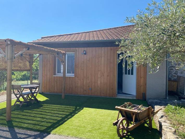 Maison d’hôte pour 2 personnes, avec Terrasse et Jardin ainsi que Piscine et Vue