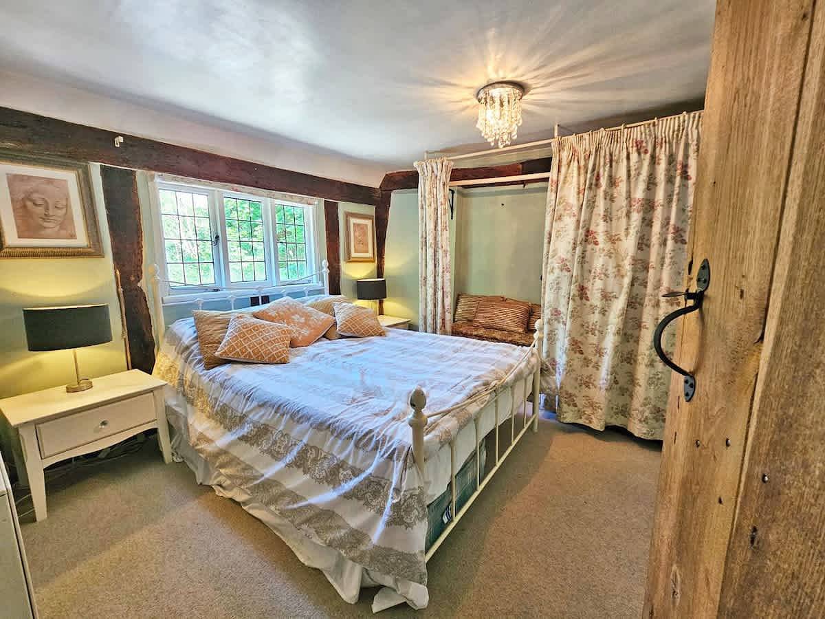Perfect Booking | The Buttery 500 Year Old Cottage in Kent